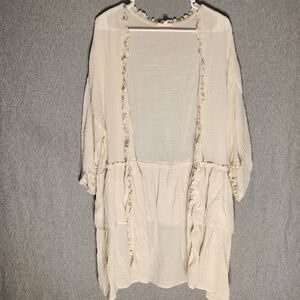 Easel Cream Ruffled Duster